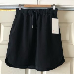 NWT Lululemon On The Fly Skirt size 8 black